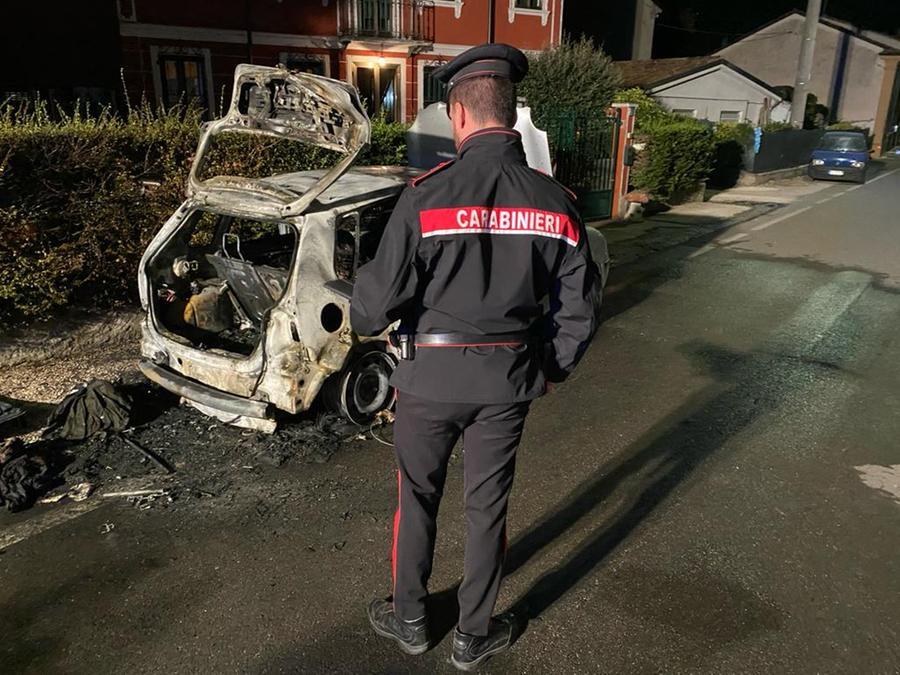 Auto a fuoco a Pieve Saliceto, indagini in corso