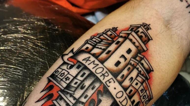 Suicida in diretta su Tik Tok Era atteso alla fiera del tatuaggio