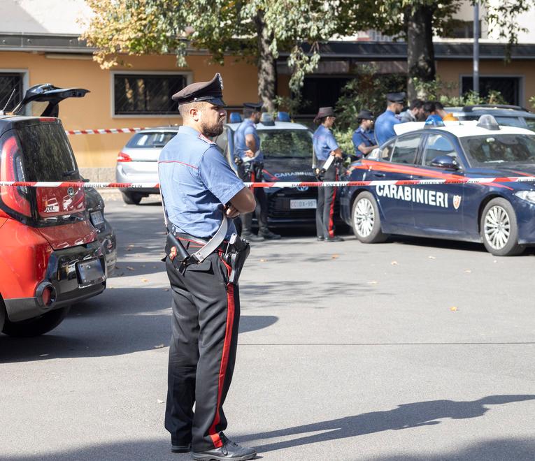Modena. Mistero del corpo trovato tra le auto: la famiglia si affida a un avvocato