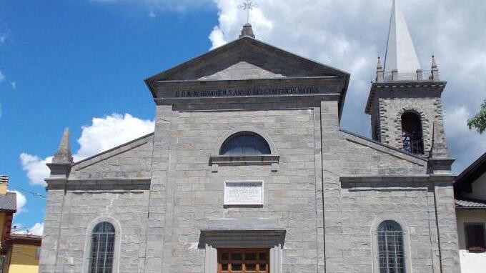 Il referendum di don Boschini a Pievepelago: «Volete silenziare le campane di notte?»<br>