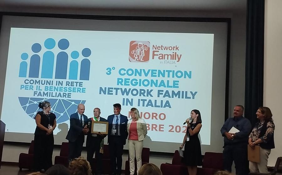 
	Il sindaco di Busachi ritira il premio

