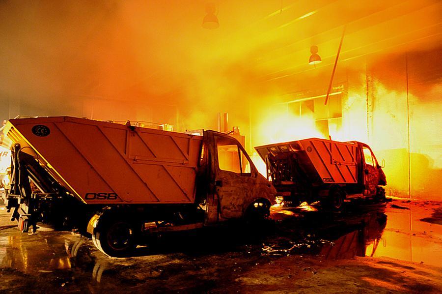 
	L'incendio nel deposito sitek a s'arenarzu, uno degli episodi ricordati nel processo

