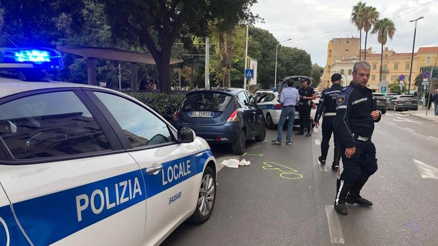 Pedone investito da un’auto in pieno centro a Sassari, è grave