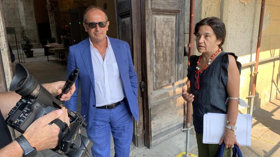 Domenico Gatto all’uscita del tribunale insieme all’avvocata Pamela Bonaiuti (foto Nucci)