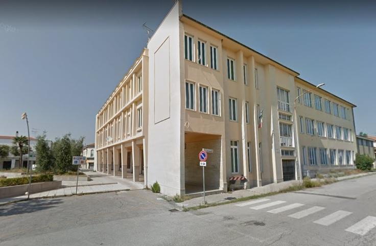 La scuola Fattori e di lato quella Volano a Solvay