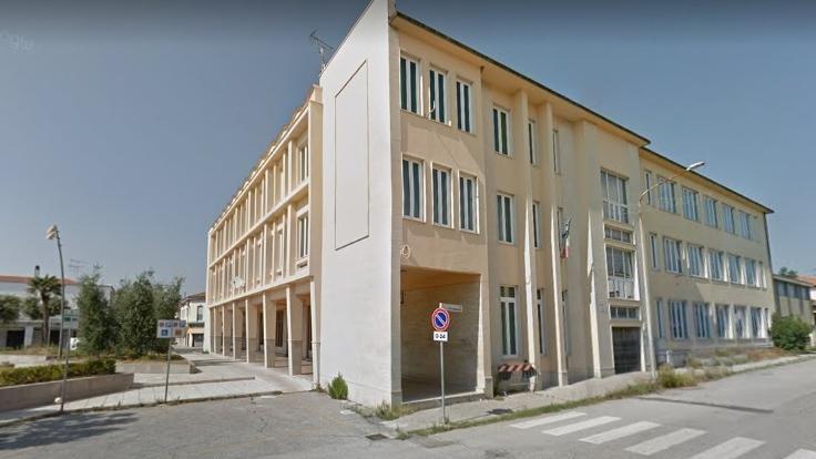 La scuola Fattori e di lato quella Volano a Solvay