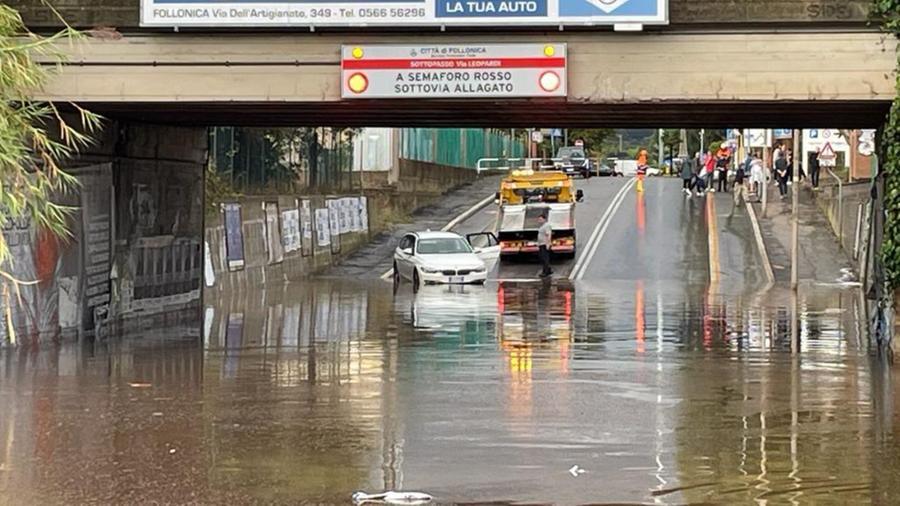 
	Uno dei sottopassi allagati a Follonica in seguito al nubifragio del 18 ottobre

