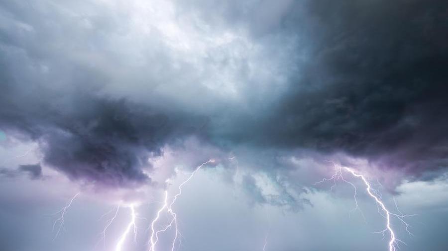 A che ora i temporali in Toscana? La previsione per la notte da allerta arancione