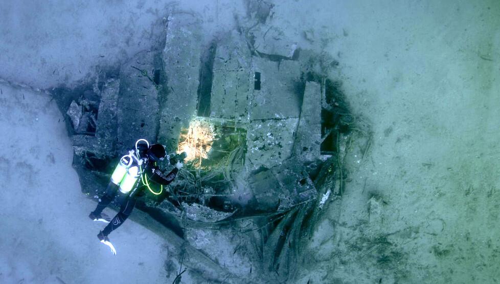 La Maddalena, il relitto di un aereo bimotore a 38 metri di profondità