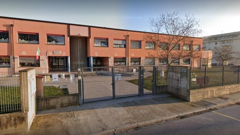 Pisa, topi alle primarie Gereschi e alunni a casa, ma per l’Asl la scuola può stare aperta