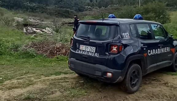 Nel loro terreno accumulavano rifiuti tossici e pericolosi e poi li bruciavano: nei guai padre e figlio di Serramanna