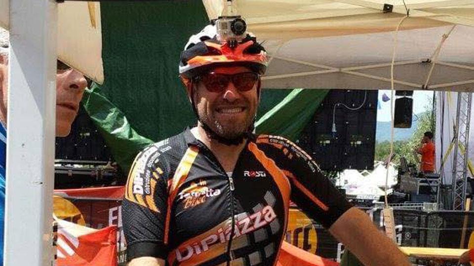 Lucca, muore a 55 anni alle Canarie. Gli amici: «Ciao compagno di tante pedalate»