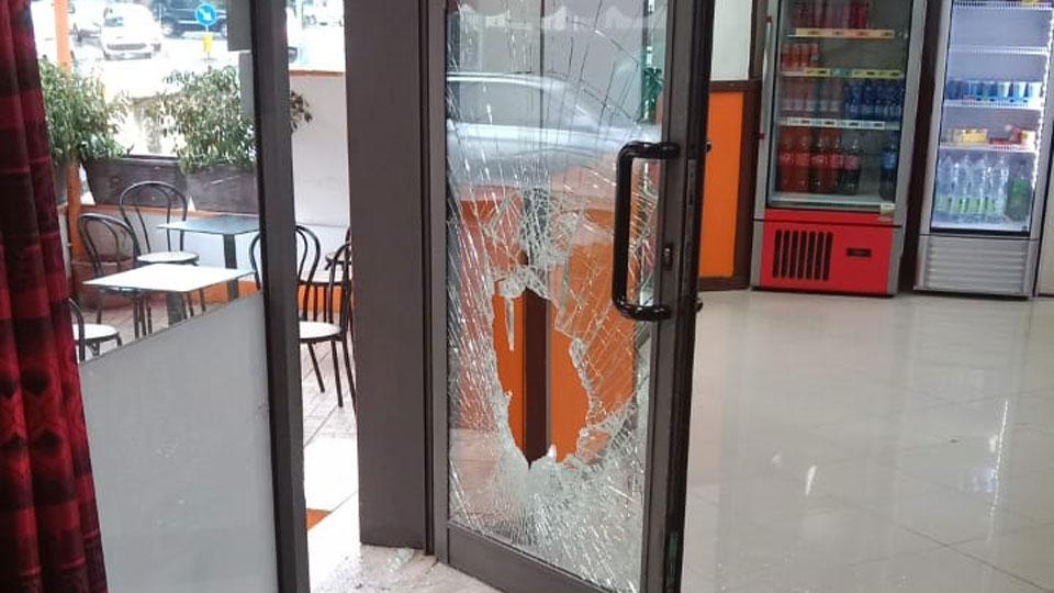 Prato, furto da Farid Kebab: «Hanno rubato anche i 300 euro messi via per beneficenza»