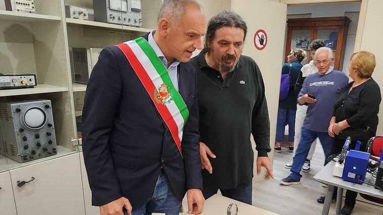 Nuova vita ai rifiuti elettronici: a Segromigno in Monte inaugurato il centro di riuso “Due Volt”