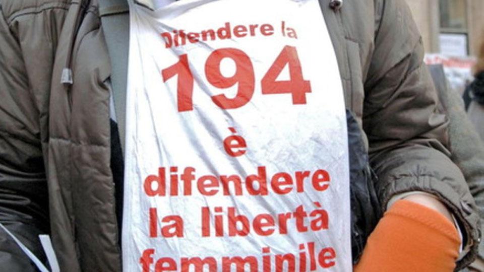 Vivarelli Colonna, coro di sdegno: «È un simbolo degli antiabortisti»