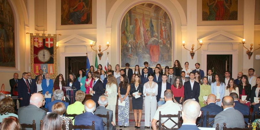 
	I neo laureati in Medicina in aula magna durante la lettura del giuramento

