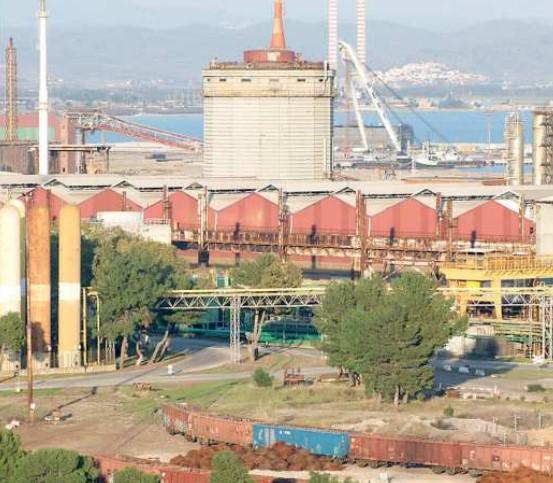 
	Una veduta dell&rsquo;area industriale di Piombino (foto di Paolo Barlettani)

