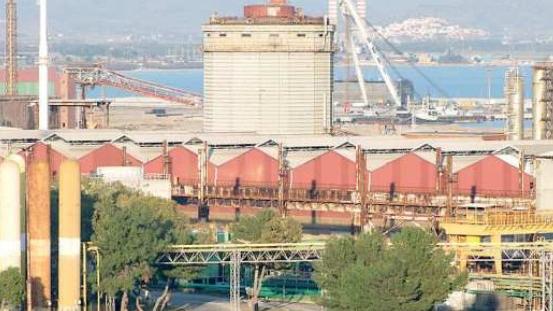 Una veduta dell’area industriale di Piombino (foto di Paolo Barlettani)