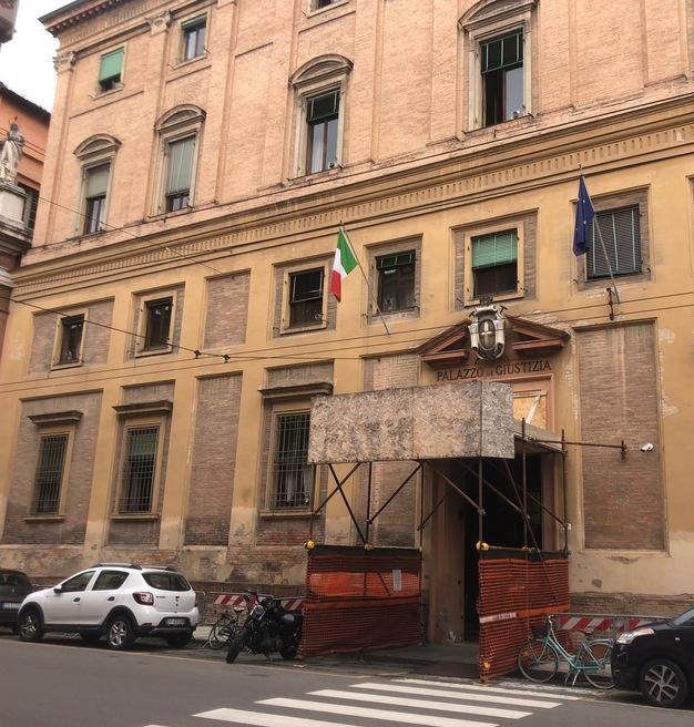 Sassuolo. Costrinse i vicini a lasciare la palazzina: pagherà 40mila euro<br>
