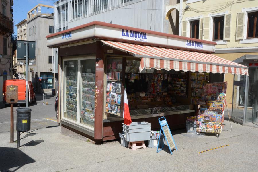 
	L'edicola di piazza Azuni a Sassari <em>(foto Mauro Chessa)</em>

