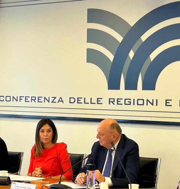 L'assessore all'Industria, Anita Pili, e il ministro dell'Ambiente, Gilberto Pichetto Fratin