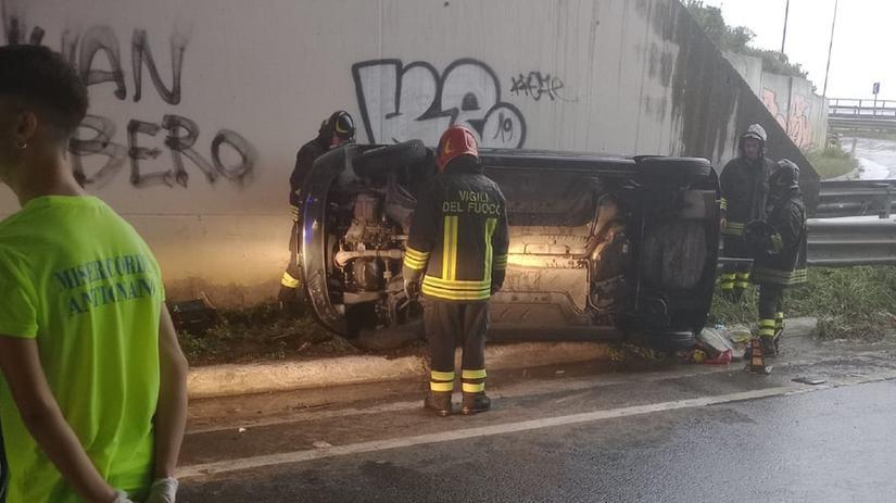 L'auto ribaltata