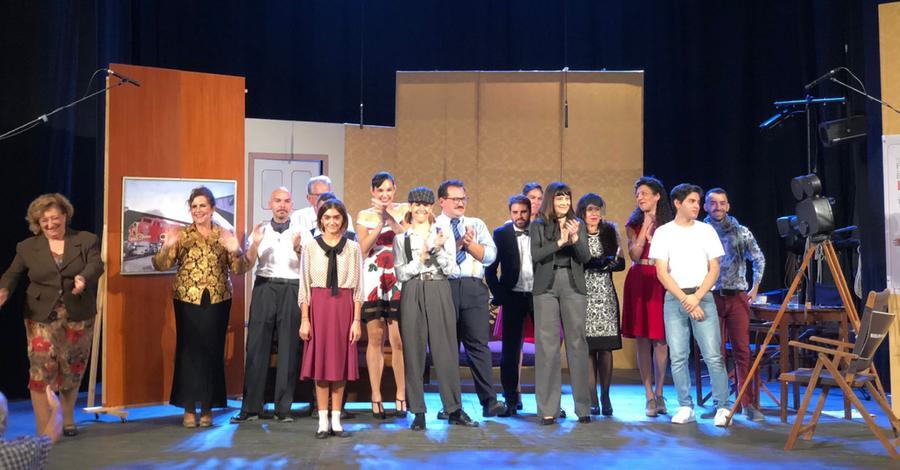 
	Gli attori della compagnia&nbsp;Kainothomia delle Ombre al termine di uno spettacolo

