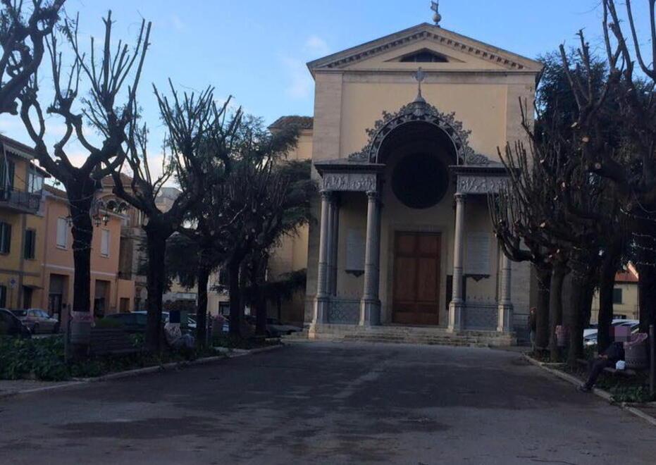 Follonica, muore bambina di 9 mesi: straziante addio in San Leopoldo