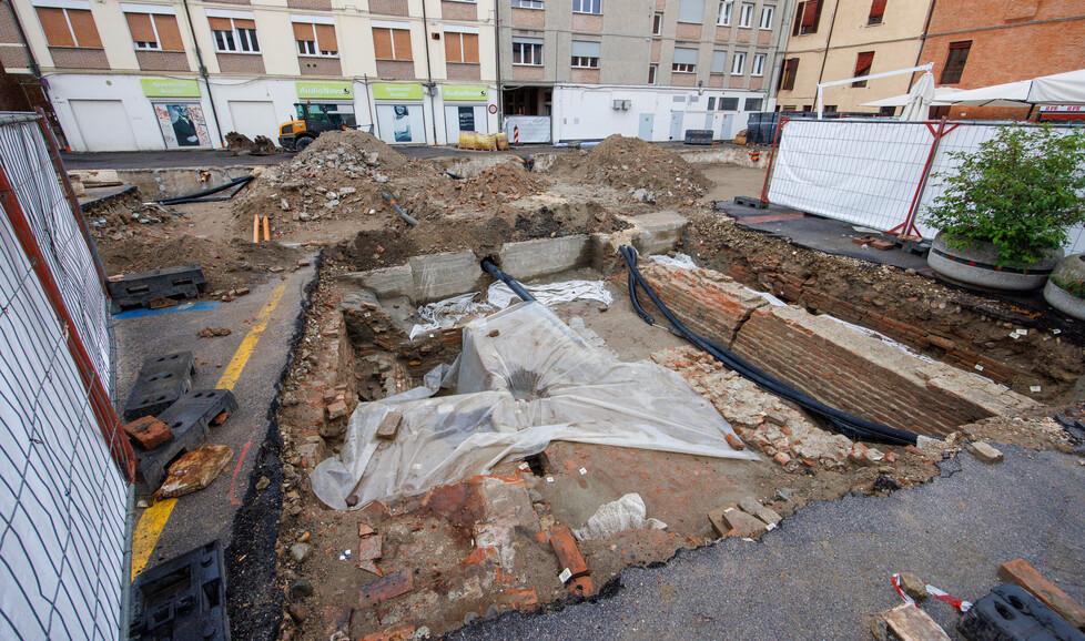 Ferrara, cantiere “lungo” in via Cortevecchia: «No ai lavori sotto Natale»<br type="_moz" />
