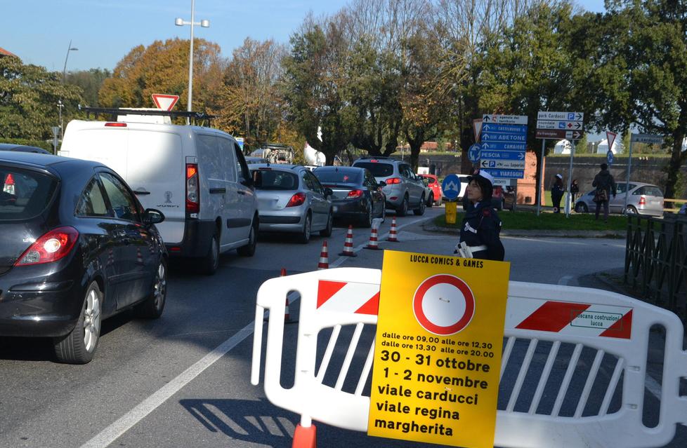 Viali chiusi. Lo stop alla circolazione delle auto su una parte della circonvallazione scatterà la mattina dell’evento alle ore 8