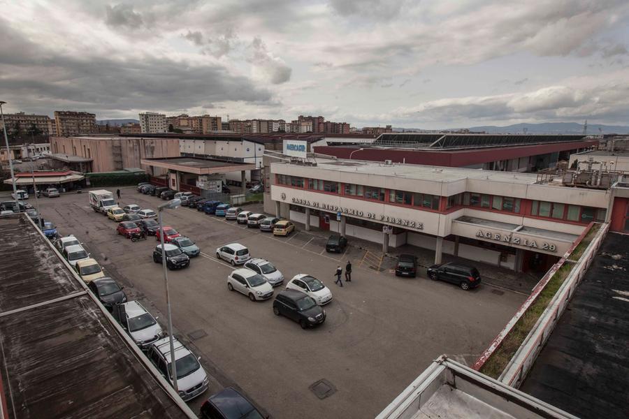 
	Una immagine dell&rsquo;esterno della Mercafir nella zona di Novoli, a Firenze


