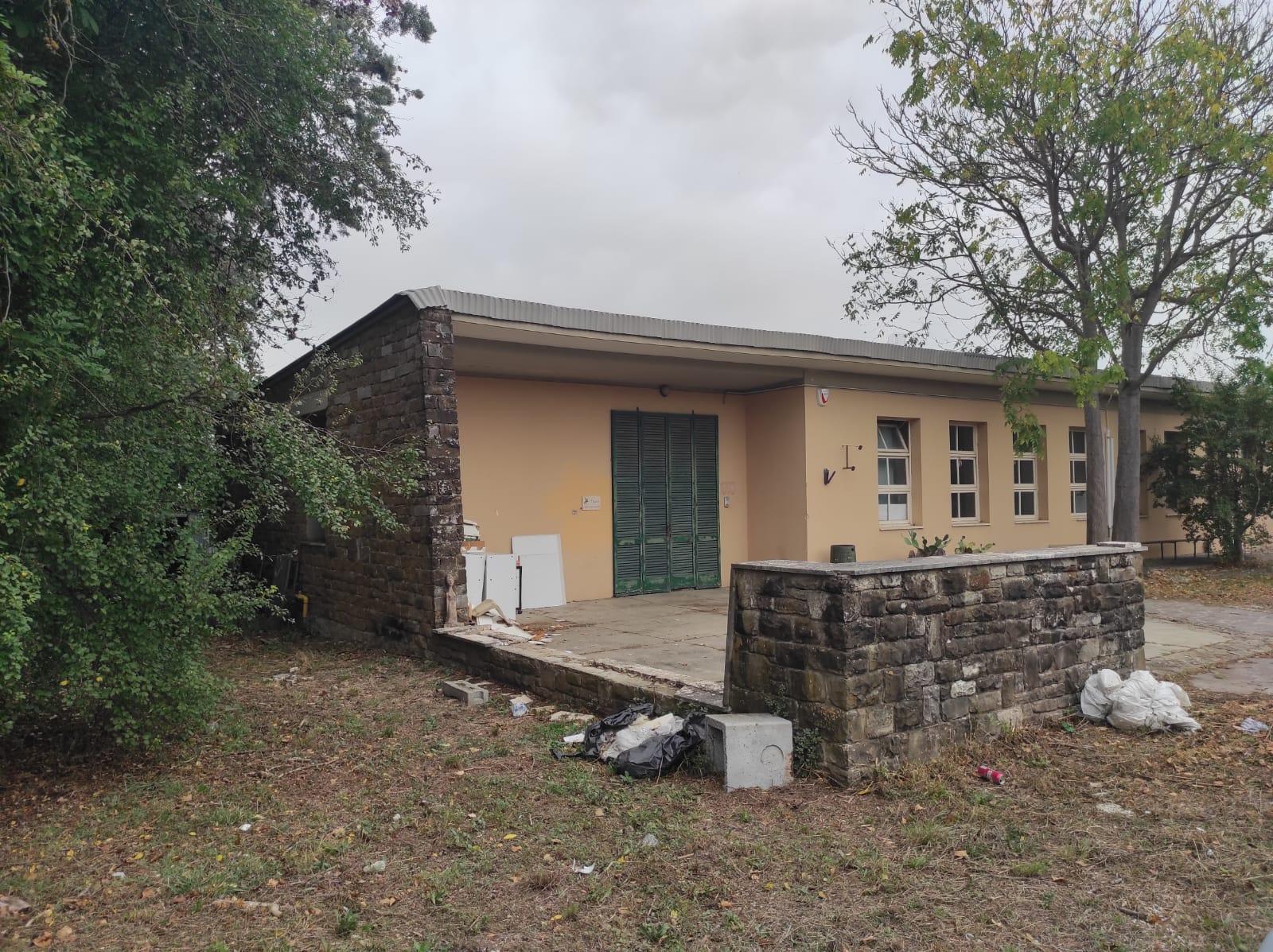 150mila euro. L’investimento complessivo nel progetto di recupero della ex scuola (nella foto)