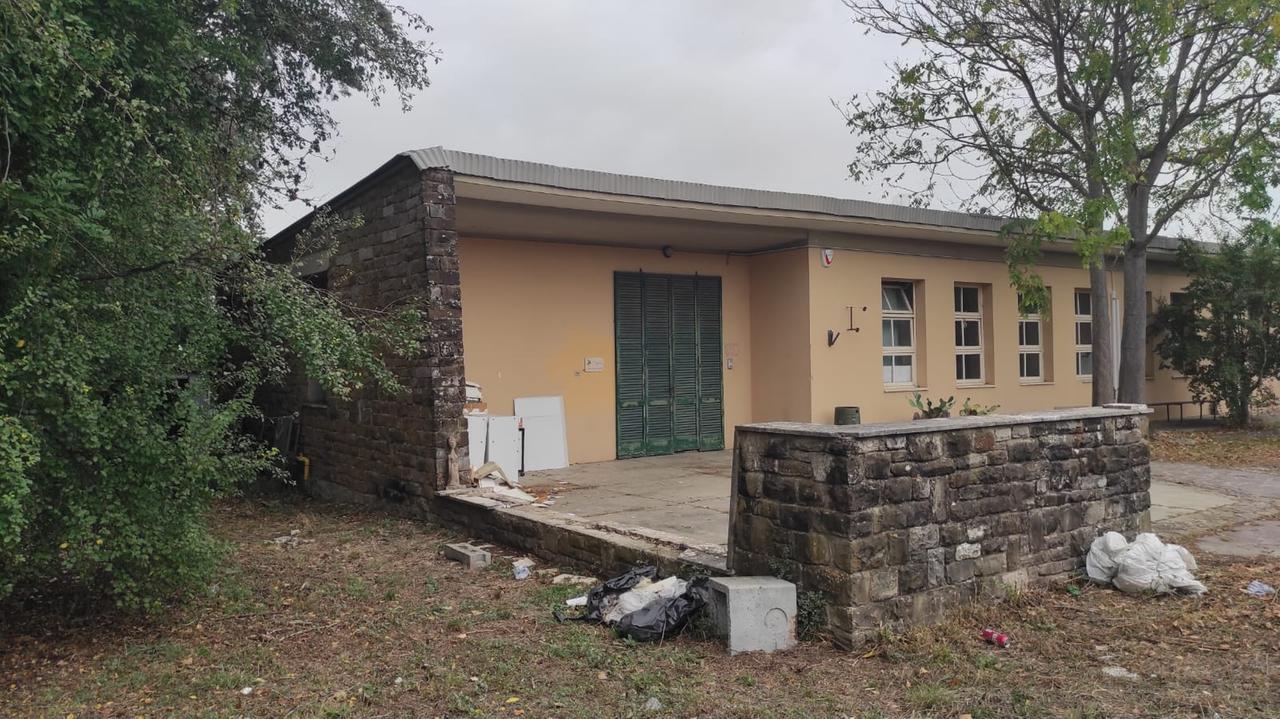 150mila euro. L’investimento complessivo nel progetto di recupero della ex scuola (nella foto)