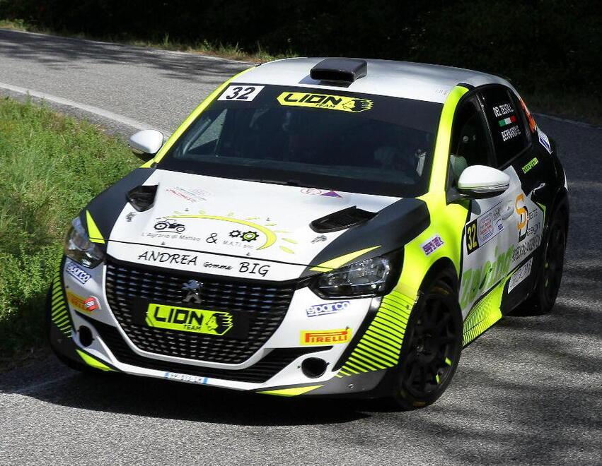 L’auto condotta da Luca Del Testa, portacolori della Squadra corse Città di Pisa