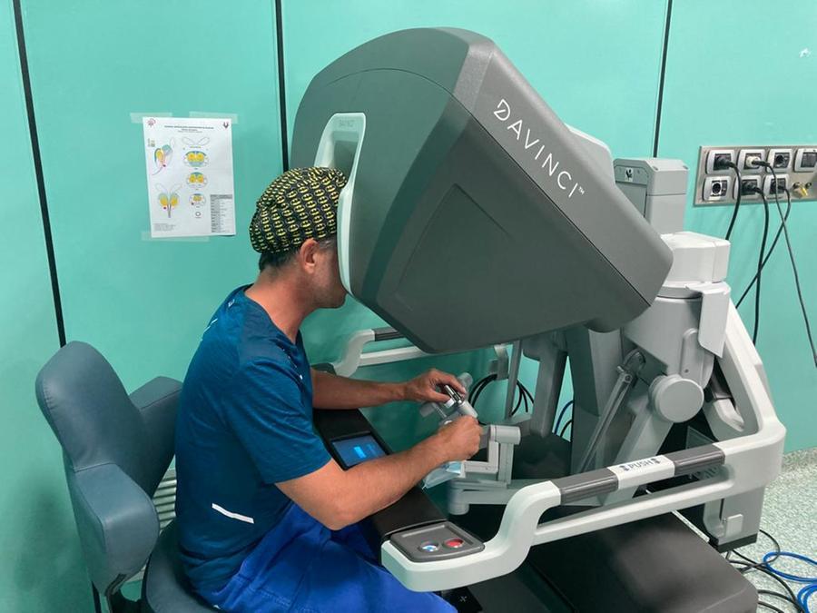 Andrea Solinas, primario di Urologia: «Al Brotzu 30 interventi a settimana, ma la pressione dalle periferie è altissima»