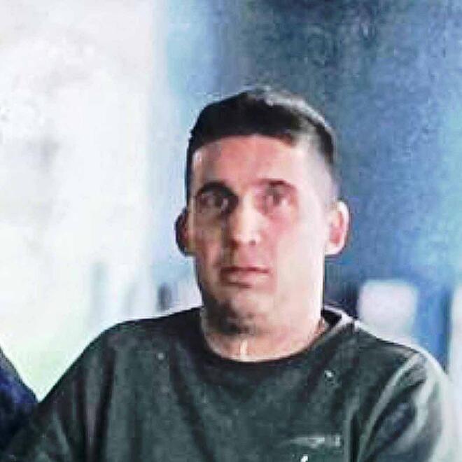 Carrara, processo per duplice omicidio a Daniele Bedini, spuntano nuove intercettazioni. I genitori: la pistola non la troveranno mai