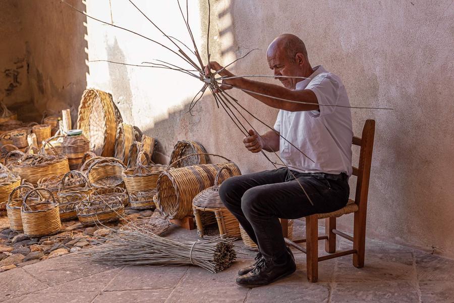 
	L'arte dell'intreccio (foto F. Pittau)

