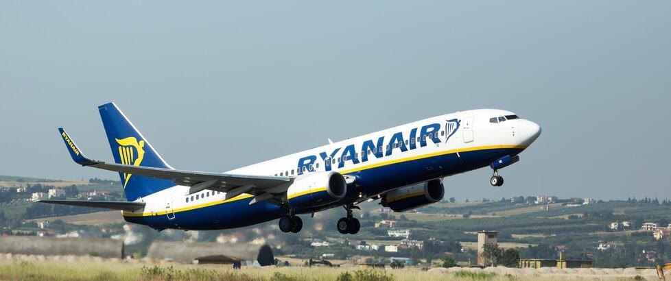 Pisa, aereo Ryanair decolla e poi rientra al Galilei: ecco cosa è successo