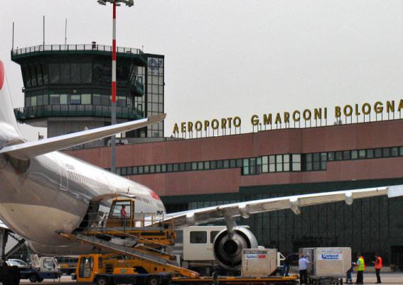 Capi contraffatti da Hong Kong. Venne condannato senza prove