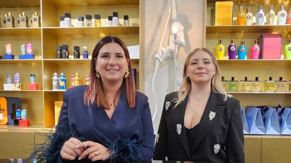 Prato, inaugurata la profumeria emozionale: il “bar” dove potersi truccare