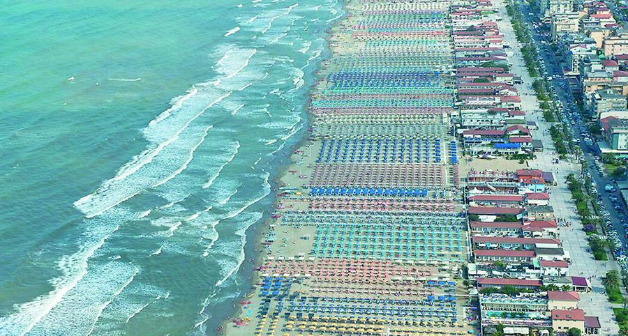 Versilia, i Comuni: pronti ad allungare di un anno le concessioni balneari. Perché è possibile farlo