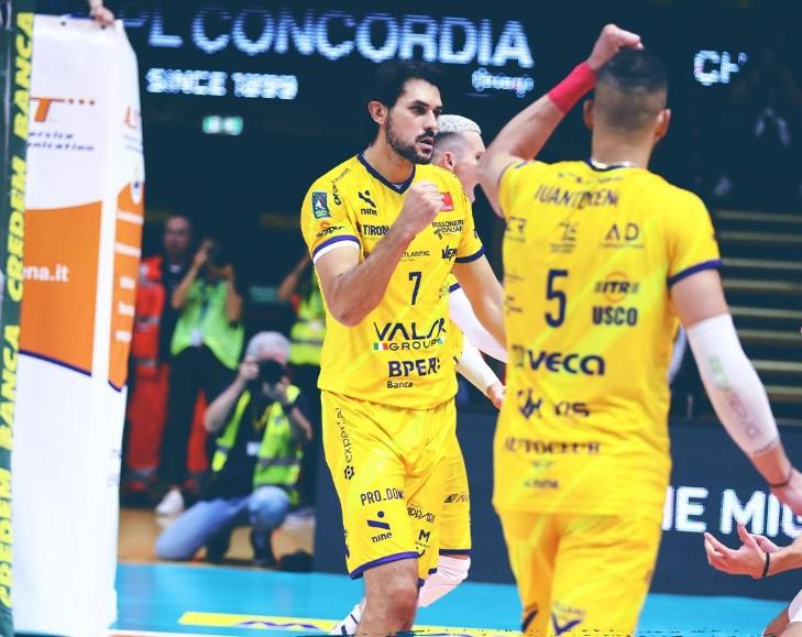 Modena Volley, debutto vincente: Milano battuta al tiebreak