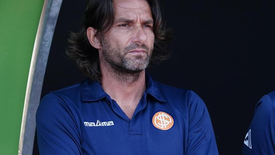Choc in casa arancione, esonerati Consonni e il vice