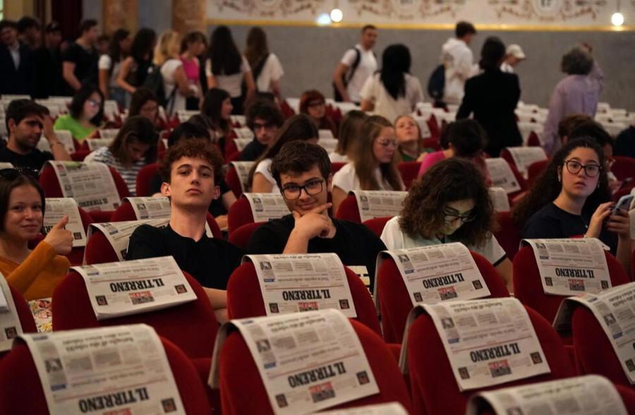 Il Tirreno alla lavagna: gli studenti diventano giornalisti con Scuola 2030