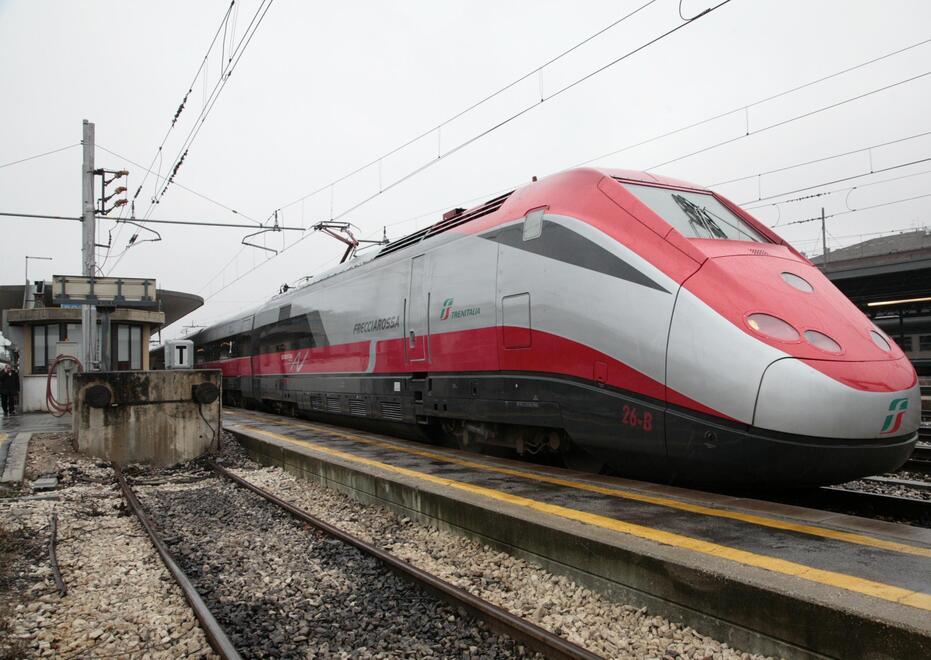 Frecciarossa tagliati a Modena, Muzzarelli: «È un altro schiaffo alla città»<br>
