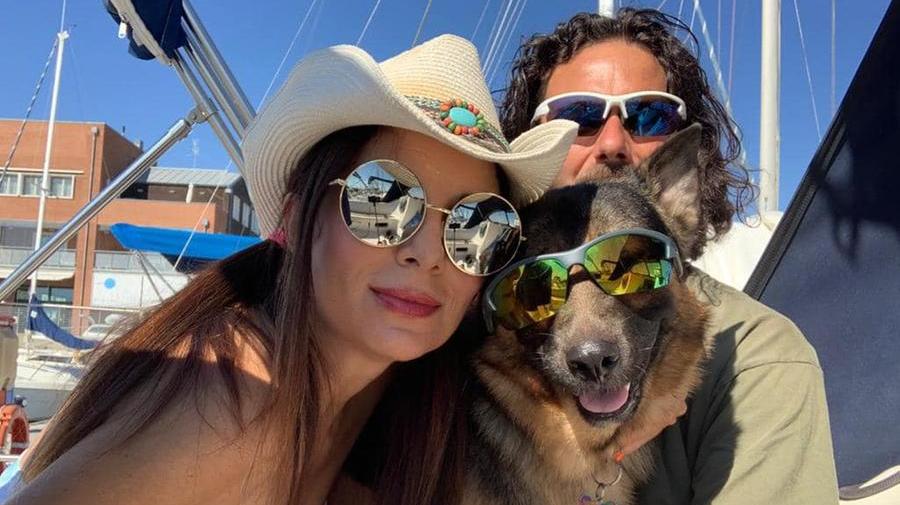 Marley insieme ai suoi padroni Carlotta Nelli e Marco Chimenti