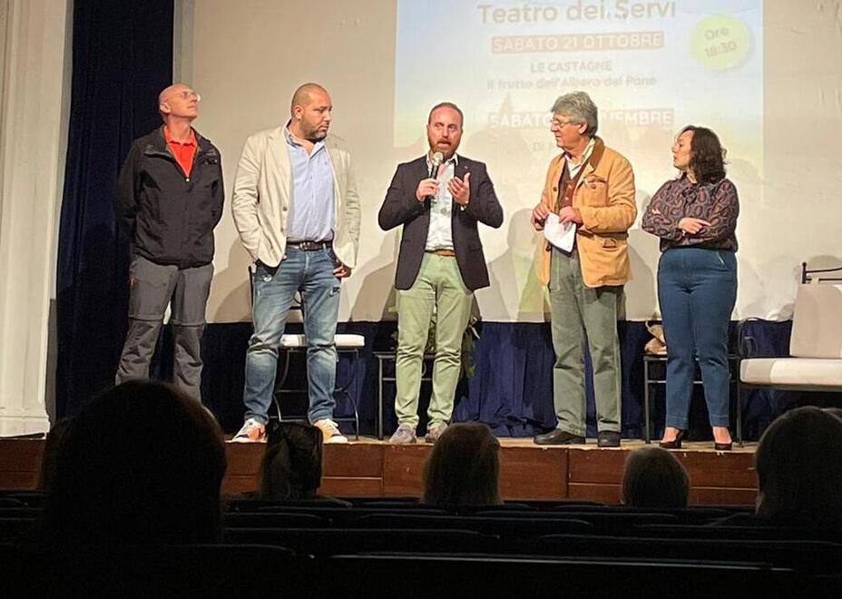 Un momento dell’evento che si è tenuto sabato al Teatro dei Servi