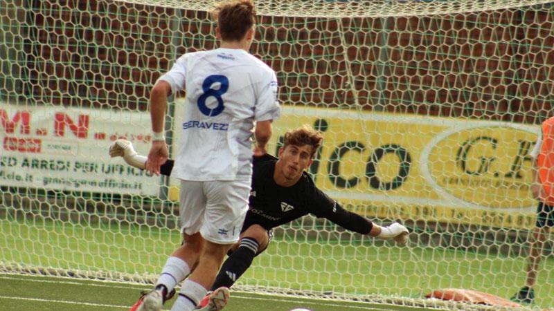 Seravezza punito oltre i suoi demeriti da due gol fortunosi