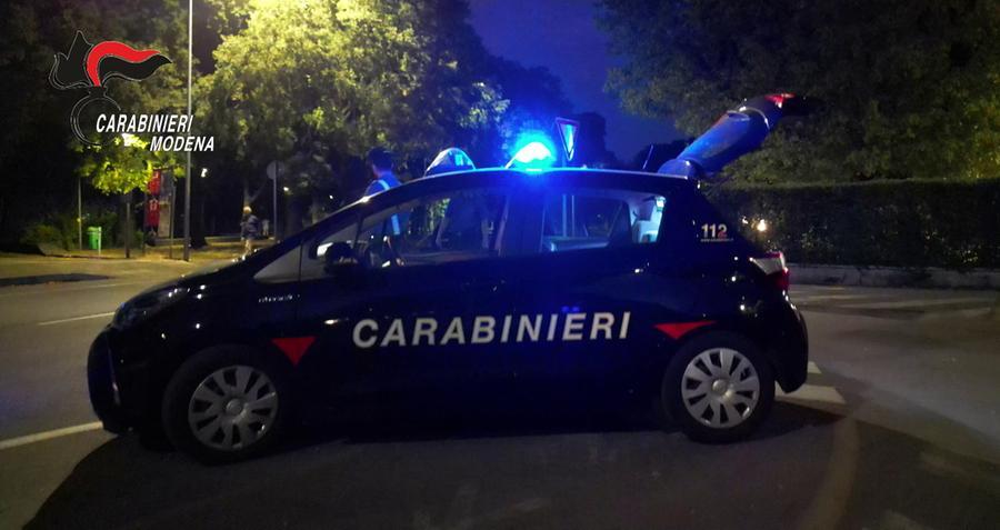 Vignola, scoperti dai carabinieri mentre scappano dall’hotel senza pagare