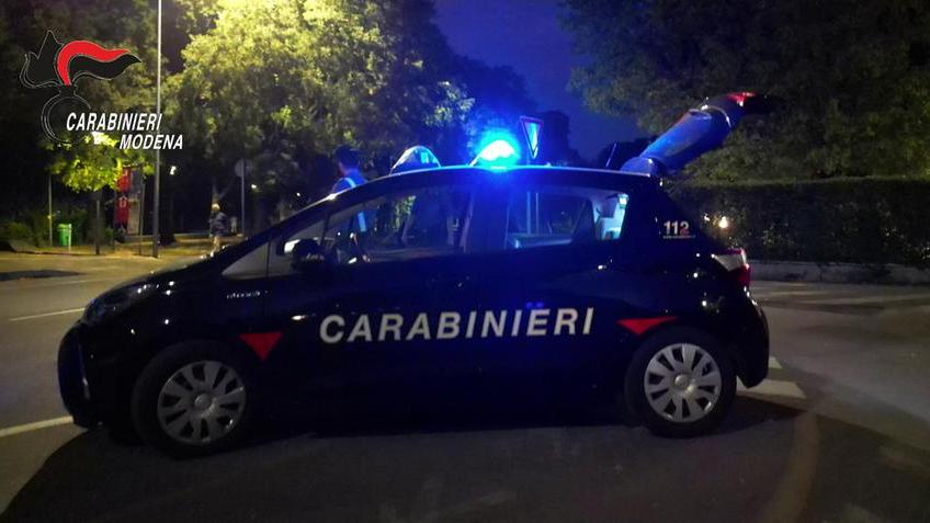 Vignola, scoperti dai carabinieri mentre scappano dall’hotel senza pagare